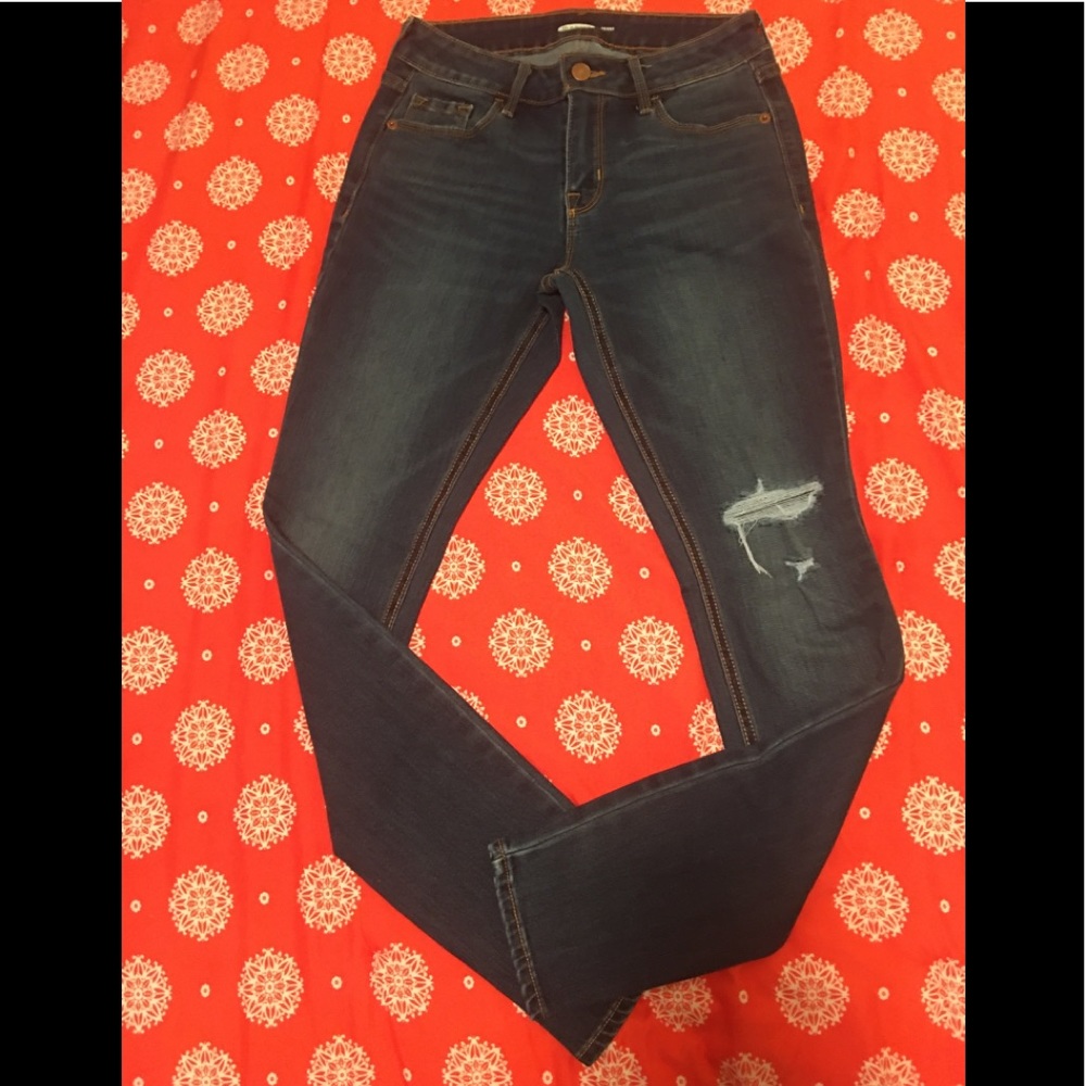 OLD NAVY SKINNY DENIM JEANS SZ 2 . Some stretch . Functional pockets. Zipper fly